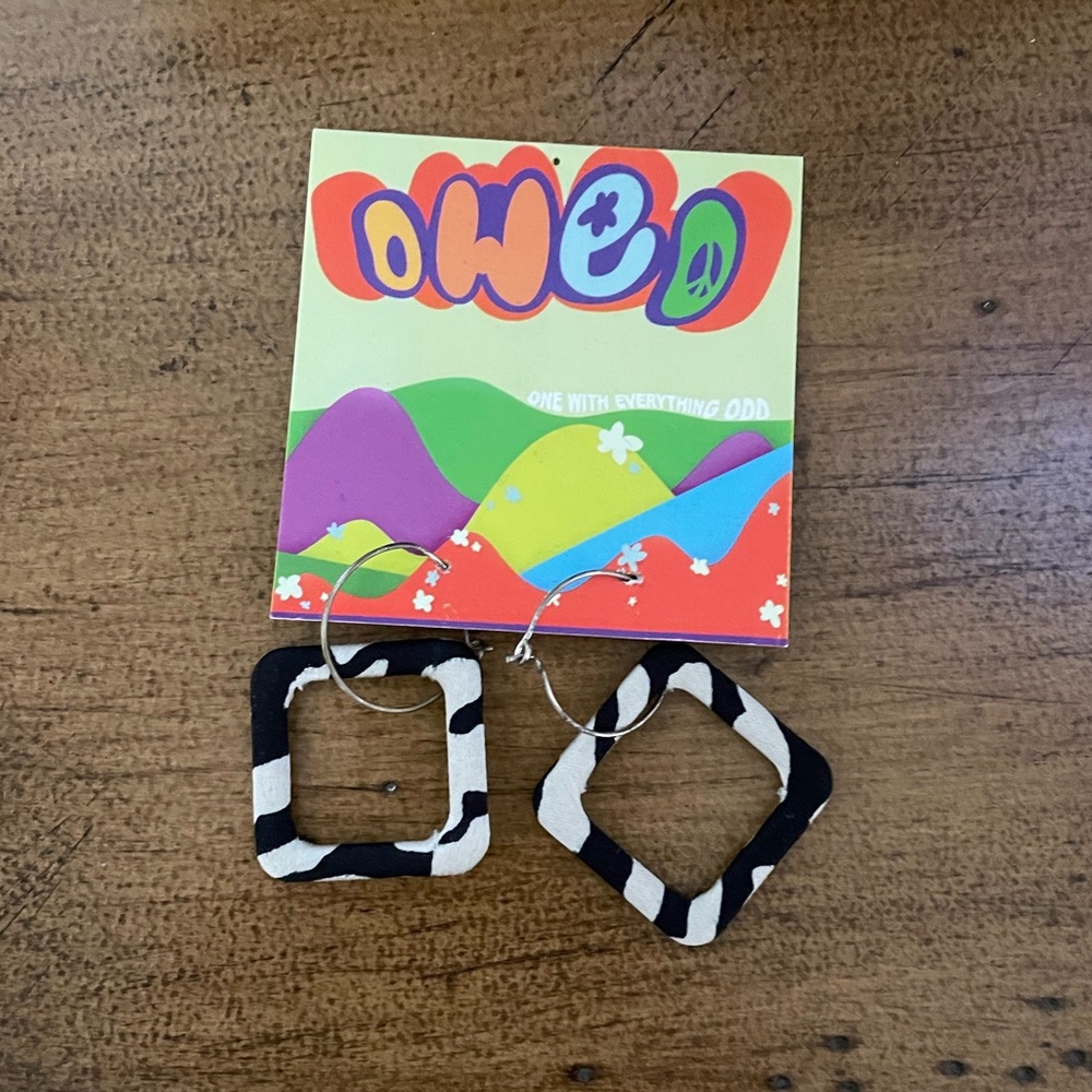 oweo earrings